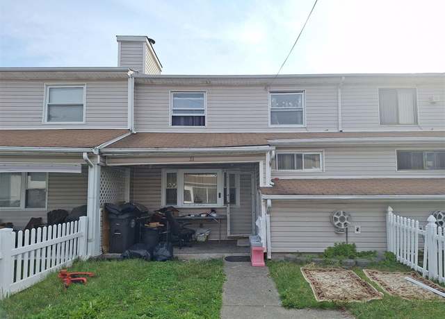 Property at 33 Marc St, Staten Island, NY 10314, 2 beds, 1 bath