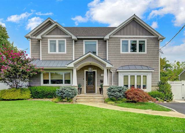 Property at 86 Unqua Rd, Massapequa, NY 11758, 4 beds, 3 baths