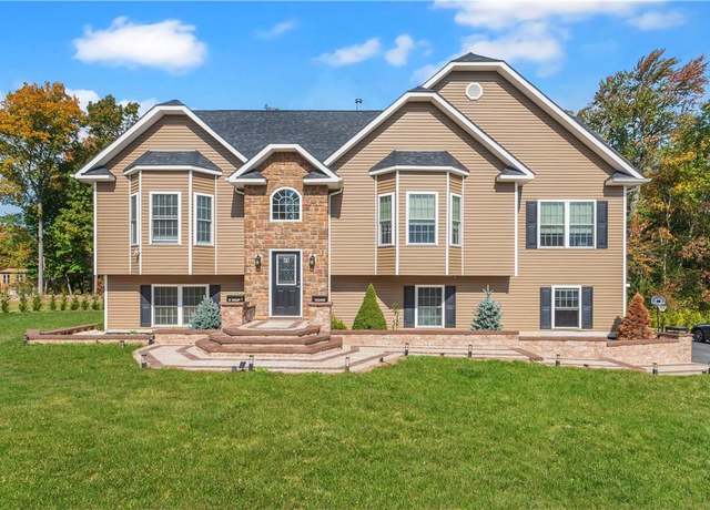 Property at 49 Swan Holw, New Windsor, NY 12553, 4 beds, 3 baths