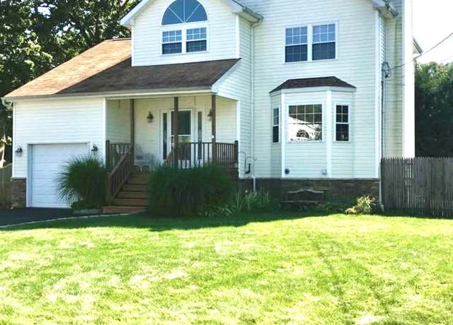 Property at 44 Westminster Dr, Shirley, NY 11967, 3 beds, 3 baths