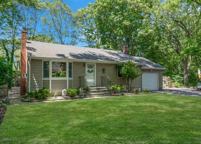 Property at 17 Magnolia Ln, Miller Place, NY 11764, 3 beds, 2 baths