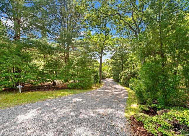 Property at 12 Rivers Rd, East Hampton, NY 11937, 3 beds, 2 baths