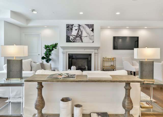 Property at 2 Weaver St #3, Scarsdale, NY 10583, 2 beds, 2.5 baths