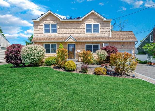 Property at 261 N Albany Ave, Massapequa, NY 11758, 4 beds, 2 baths