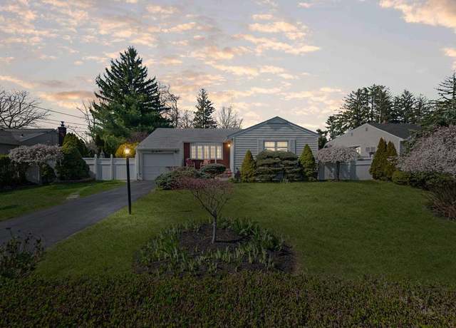 Property at 29 Main Ave, Wheatley Heights, NY 11798, 3 beds, 1 bath