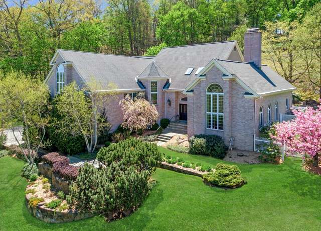 Property at 3 Fawn Ln, Armonk, NY 10504, 5 beds, 5.5 baths
