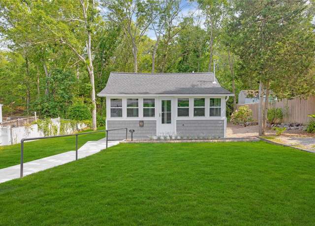 Property at 4 Wyandanch Trl, Ridge, NY 11961, 2 beds, 1 bath