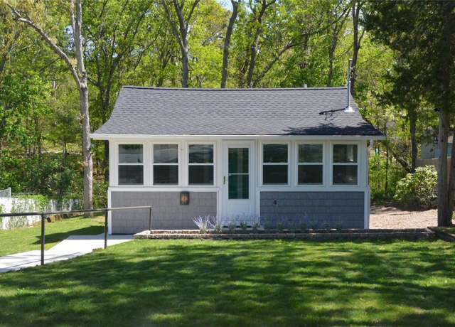 Property at 4 Wyandanch Trl, Ridge, NY 11961, 2 beds, 1 bath