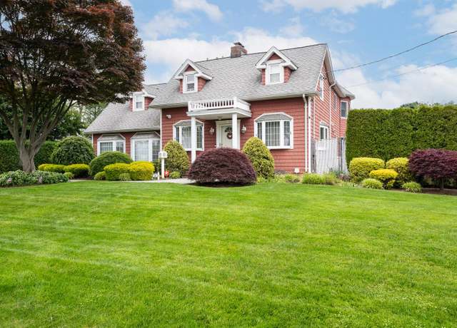 Property at 18 Loring Rd, Levittown, NY 11756, 4 beds, 3 baths