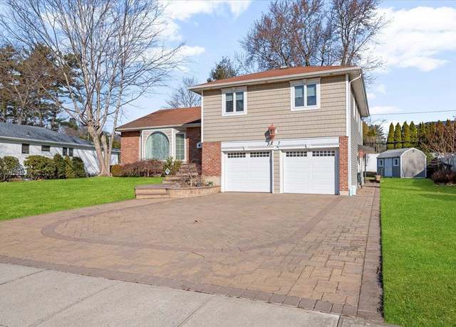 Property at 27 Marian Ln, Jericho, NY 11753, 4 beds, 3.5 baths