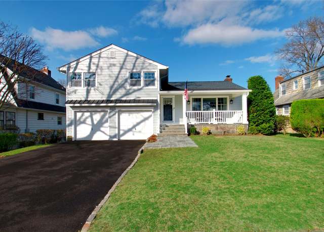 Property at 22 Hudson Rd, Garden City, NY 11530, 3 beds, 2.5 baths