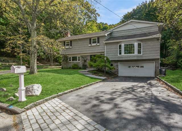 Property at 10 Cayuga Ln, Irvington, NY 10533, 4 beds, 4 baths