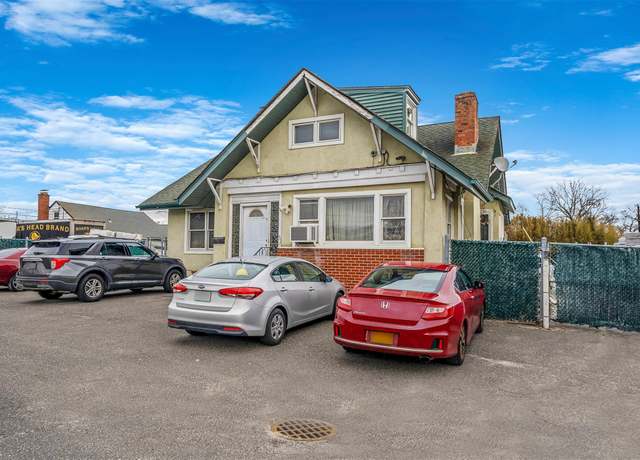 Property at 327 Ronkonkoma Ave, Ronkonkoma, NY 11779, 4 beds, 3 baths