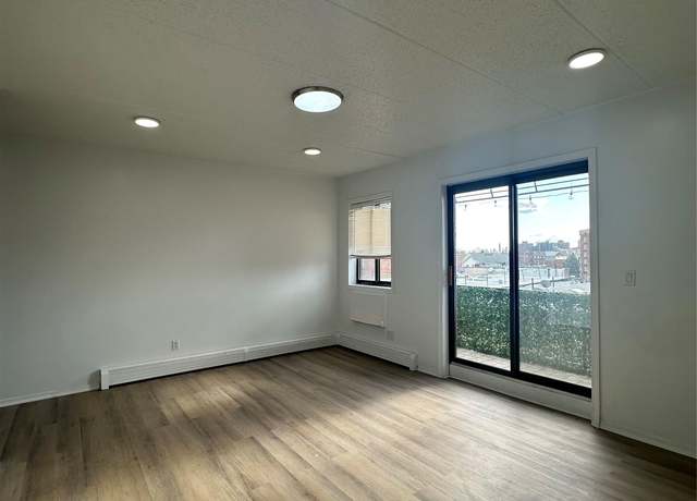 Property at 41-28 71st St Unit 4D, Woodside, NY 11377, 2 beds, 2 baths