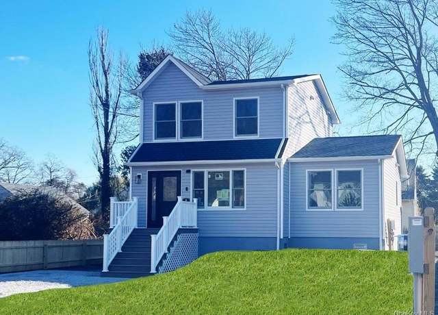 Property at 6 Lafayette Dr, Shirley, NY 11967, 3 beds, 2 baths