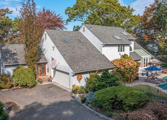 Property at 6 Bluffview Ct, Miller Place, NY 11764, 4 beds, 3.5 baths