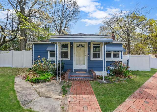 Property at 72 Joan Ave, Centereach, NY 11720, 2 beds, 1 bath