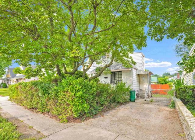 Property at 50-12 Utopia Pkwy, Fresh Meadows, NY 11365, 3 beds, 2.5 baths