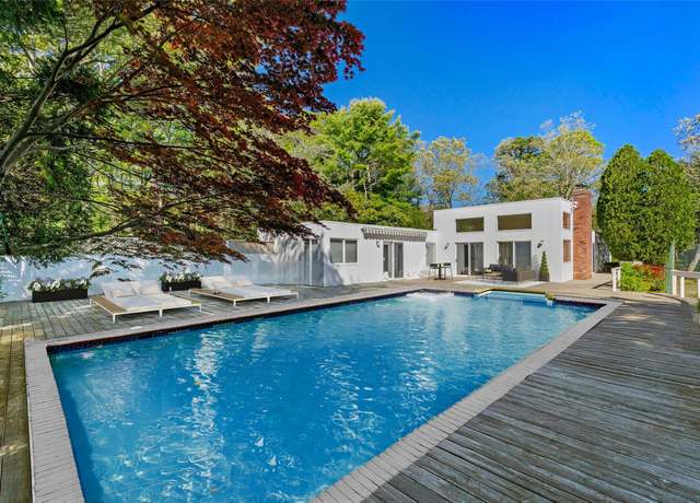 Property at 15 Elizabeth Ln, Quogue, NY 11959, 4 beds, 4 baths