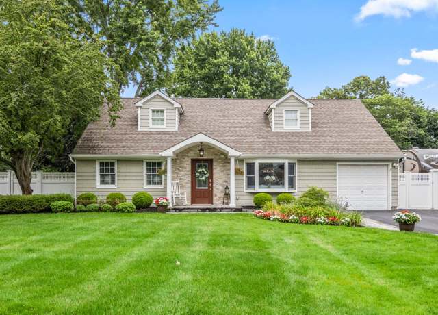 Property at 5 Barnaby Ln, Mount Sinai, NY 11766, 4 beds, 2 baths