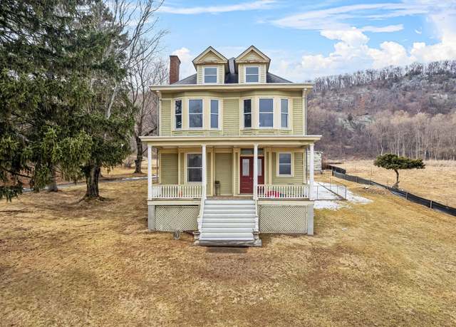 Property at 114 Windsor Hwy, New Windsor, NY 12553, 3 beds, 2.5 baths