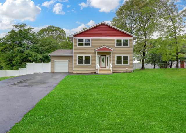 Property at 31 Teller Ave, Coram, NY 11727, 3 beds, 2 baths