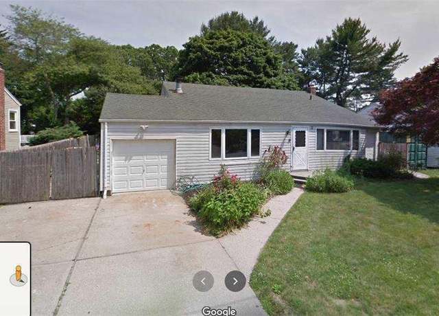 Property at 12 Glenwood Ln, Huntington, NY 11743, 3 beds, 2 baths