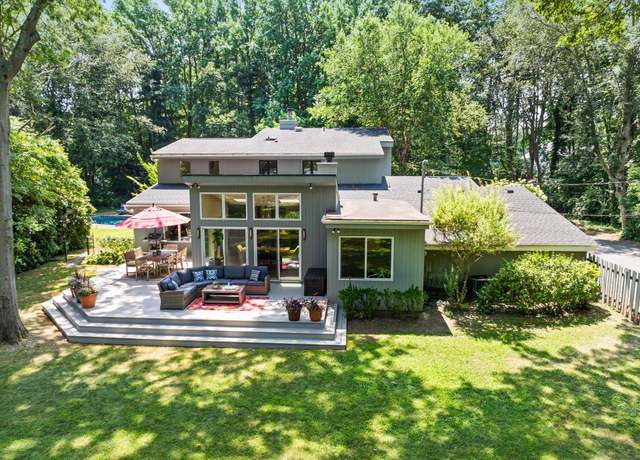 Property at 85 Greenlawn Rd, Huntington, NY 11743, 4 beds, 3 baths