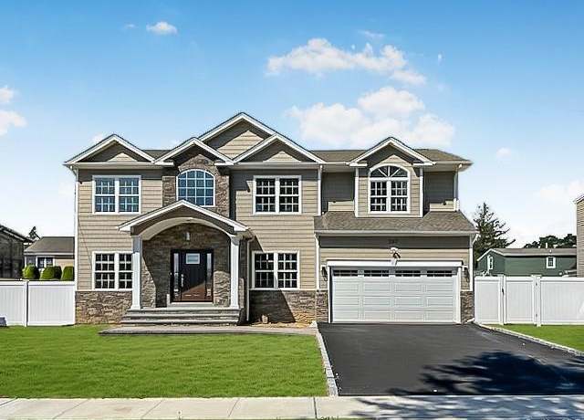 Property at 267 N Elm St, Massapequa, NY 11758, 5 beds, 3 baths