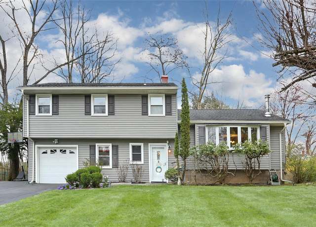 Property at 4 Wilton Cir, New City, NY 10956, 4 beds, 3 baths
