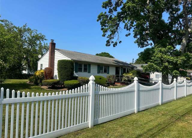 Property at 15 Spruce Rd, Amityville, NY 11701, 3 beds, 1 bath