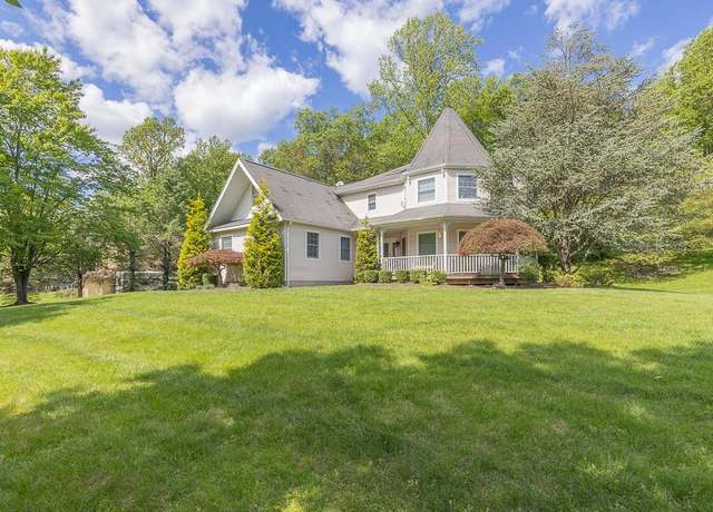 Property at 15 S Post Ln, Airmont, NY 10952, 9 beds, 3.5 baths