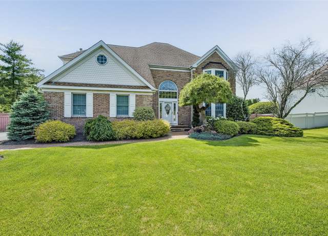 Property at 92 Caramel Rd, Commack, NY 11725, 4 beds, 2.5 baths