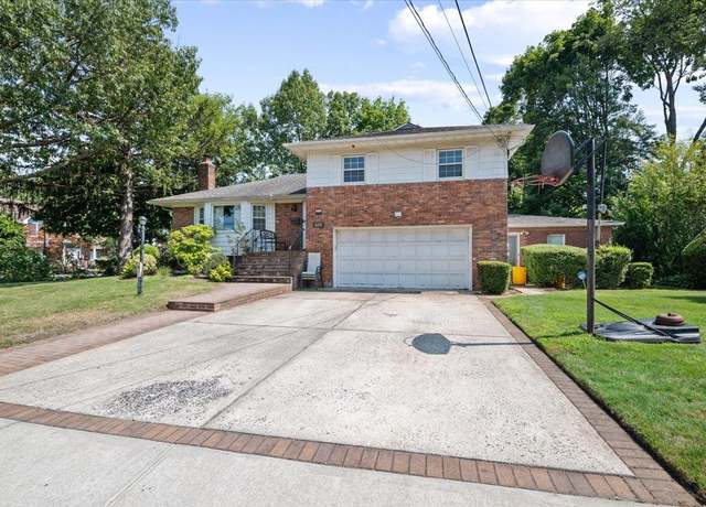 Property at 675 Emerson St, Woodmere, NY 11598, 5 beds, 2.5 baths