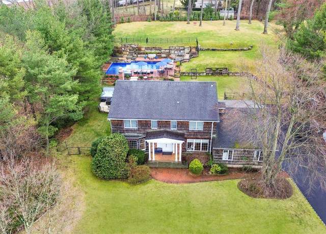 Property at 9 Suncrest Dr, Dix Hills, NY 11746, 6 beds, 4 baths