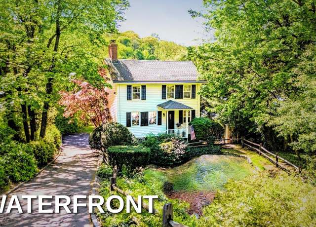 Property at 80 E Broadway, Roslyn, NY 11576, 2 beds, 2.5 baths