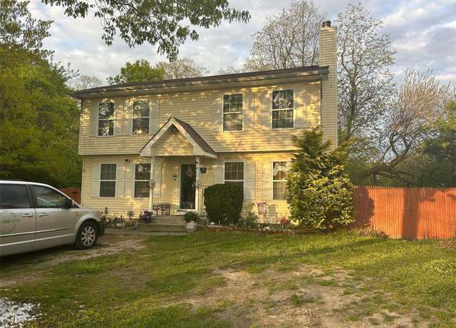 Property at 201 Diana Dr, Mastic Beach, NY 11951, 4 beds, 2.5 baths