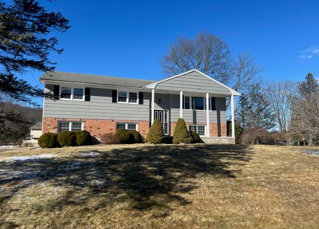 Property at 12 Briarwood Dr, Middletown, NY 10940, 3 beds, 2.5 baths
