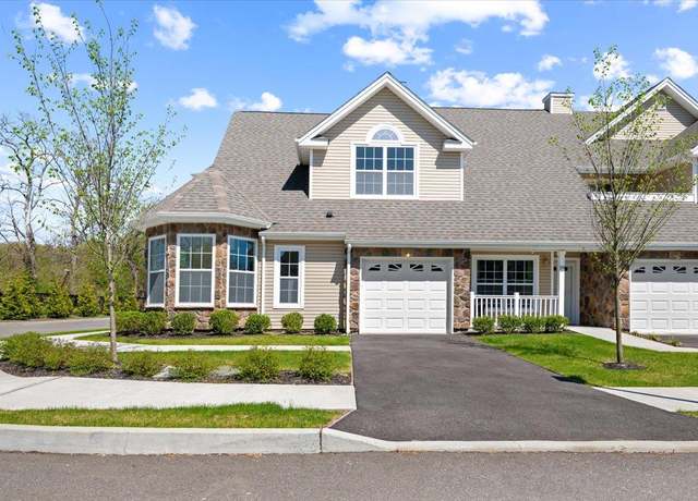 Property at 20 Ashton Ct #20, Dix Hills, NY 11746, 2 beds, 2.5 baths