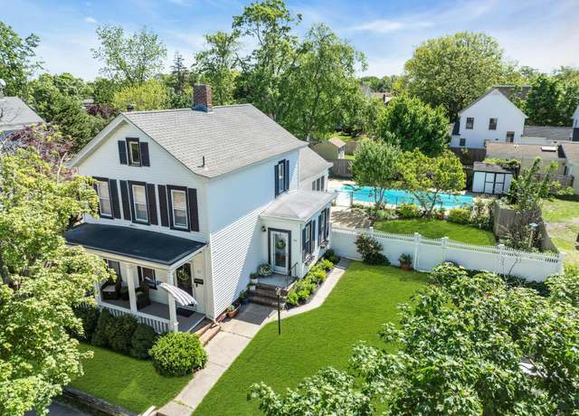 Property at 312 5th Ave, Greenport, NY 11944, 3 beds, 2 baths