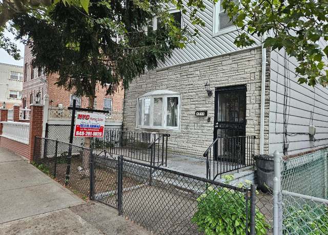 Property at 9717 90th St, Woodhaven, NY 11416, 3 beds, 3 baths