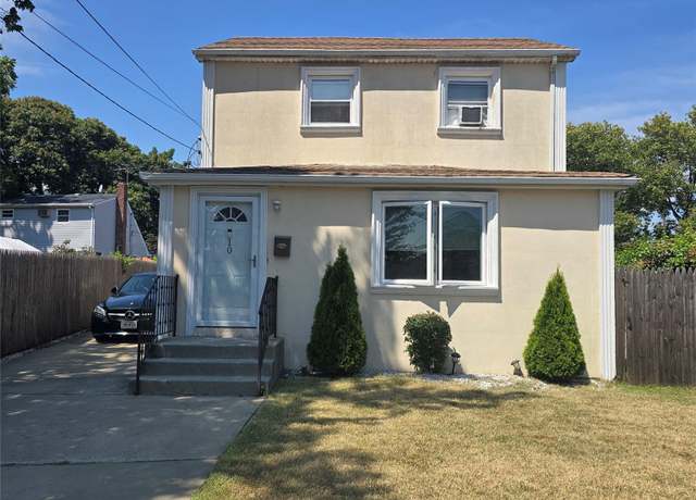 Property at 10 Pinebrook Ave, West Hempstead, NY 11552, 4 beds, 2 baths