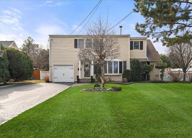 Property at 153 S Bayview Ave, Amityville, NY 11701, 3 beds, 2 baths