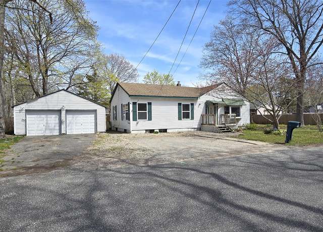 Property at 145 Magnolia Dr, Mastic Beach, NY 11951, 3 beds, 1 bath
