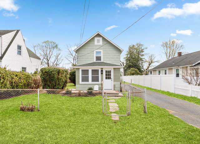 Property at 26 Dawson Ave, Kings Park, NY 11754, 4 beds, 2 baths