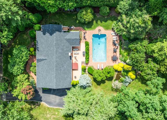 Property at 14 Etna Ln, Dix Hills, NY 11746, 4 beds, 3 baths