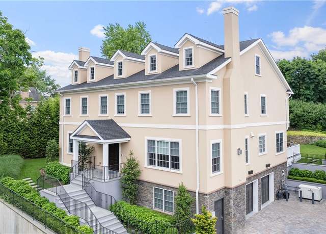Property at 622 W 256th St, Bronx, NY 10471, 6 beds, 5.5 baths