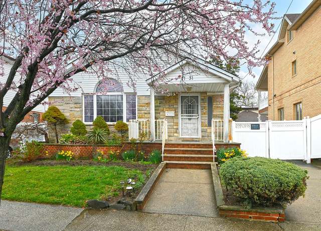 Property at 7131 171st St, Fresh Meadows, NY 11365, 3 beds, 2.5 baths