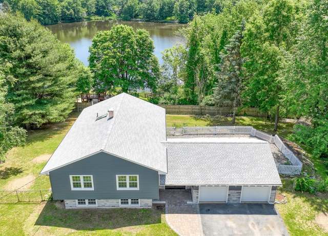Property at 8 Clinton Ct, Monroe, NY 10950, 5 beds, 3.5 baths