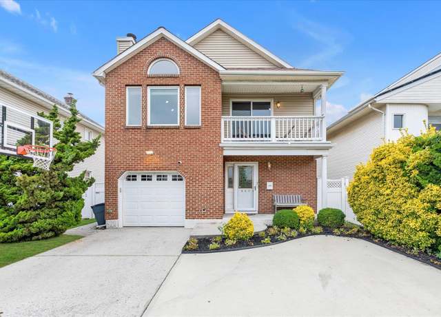 Property at 227 W Pine St, Long Beach, NY 11561, 4 beds, 3 baths